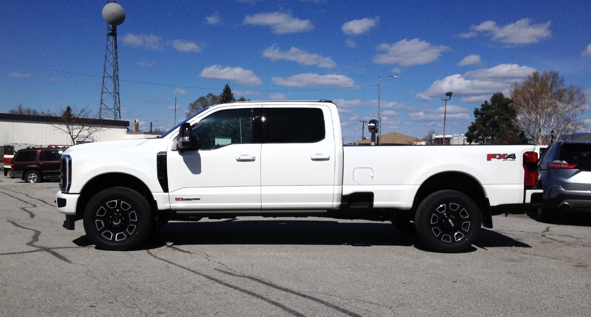 2025 Ford Super Duty F-350 SRW Platinum 4WD Crew Cab 8' Box