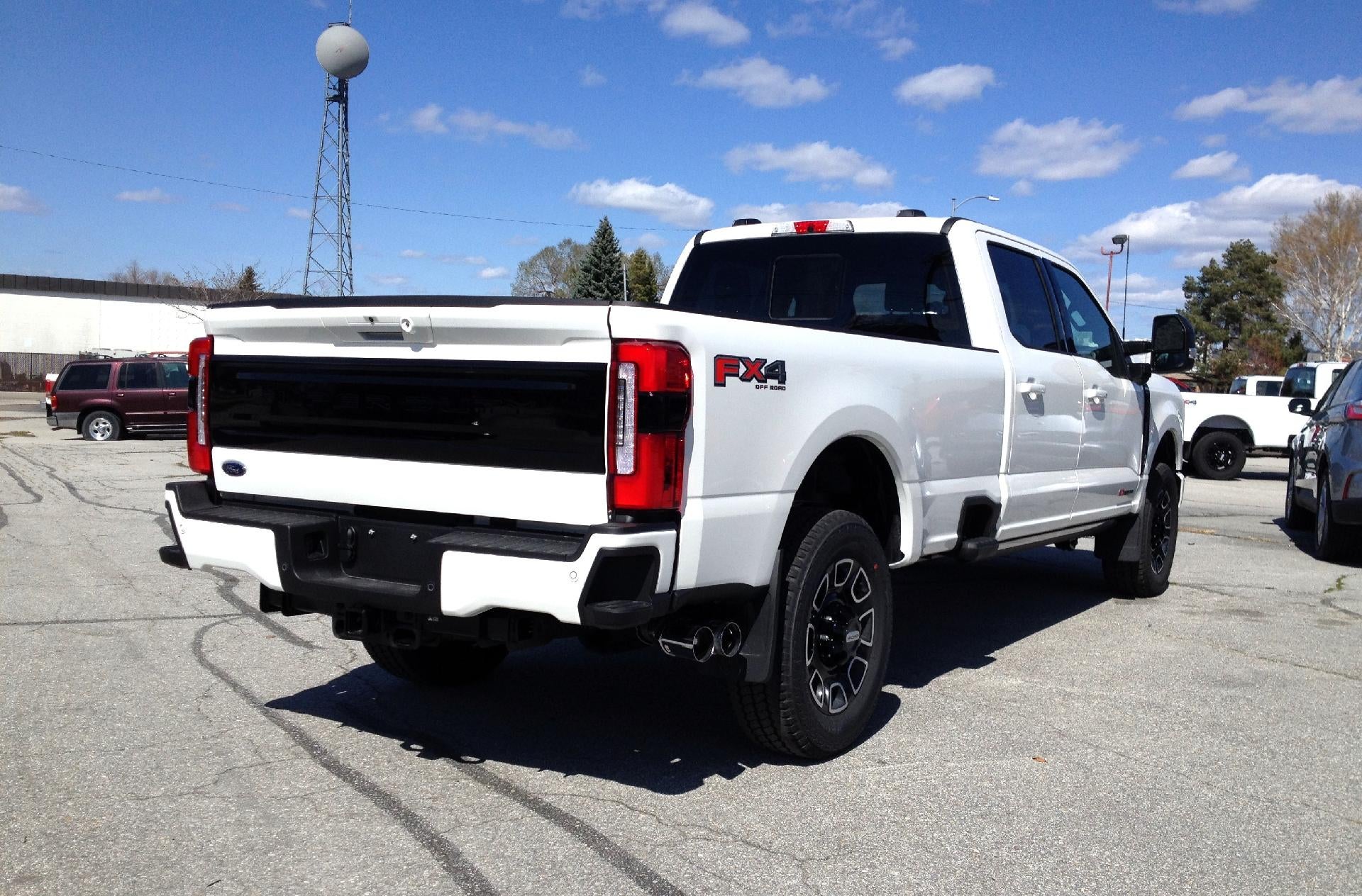2025 Ford Super Duty F-350 SRW Platinum 4WD Crew Cab 8' Box