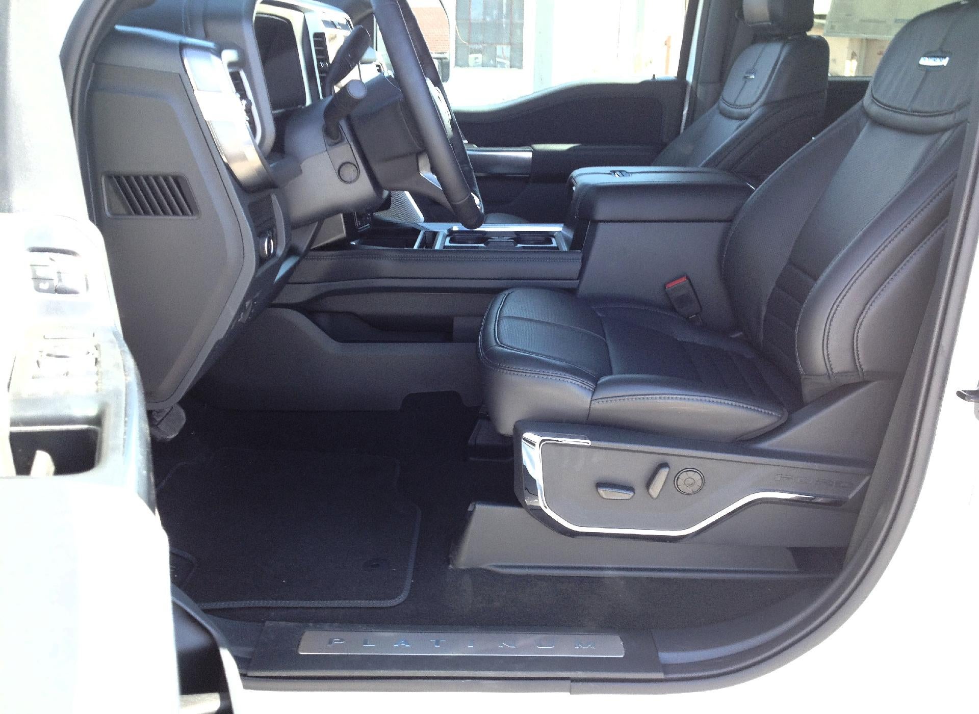 2025 Ford Super Duty F-350 SRW Platinum 4WD Crew Cab 8' Box