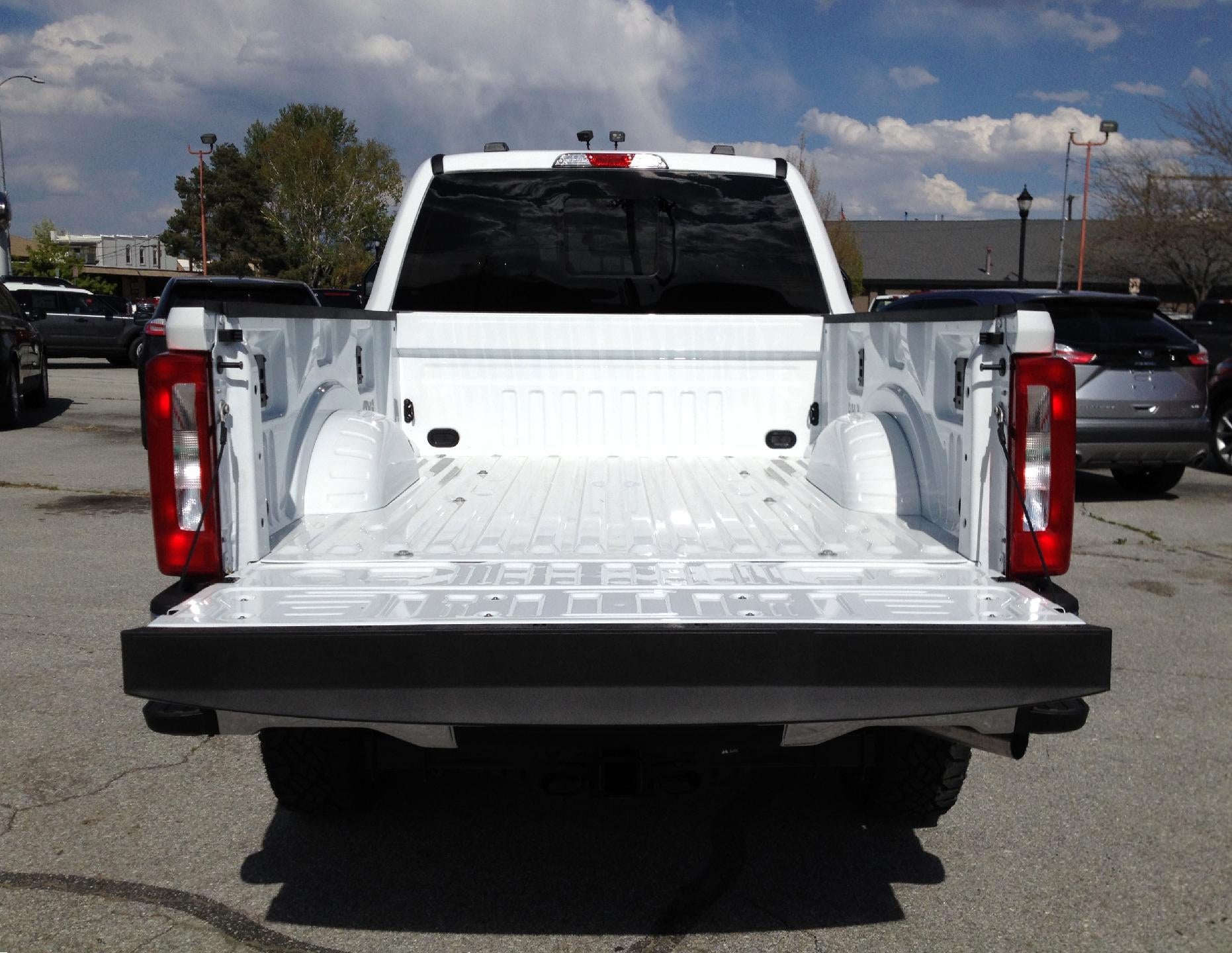 2025 Ford Super Duty F-350 SRW XLT 4WD Crew Cab 6.75' Box