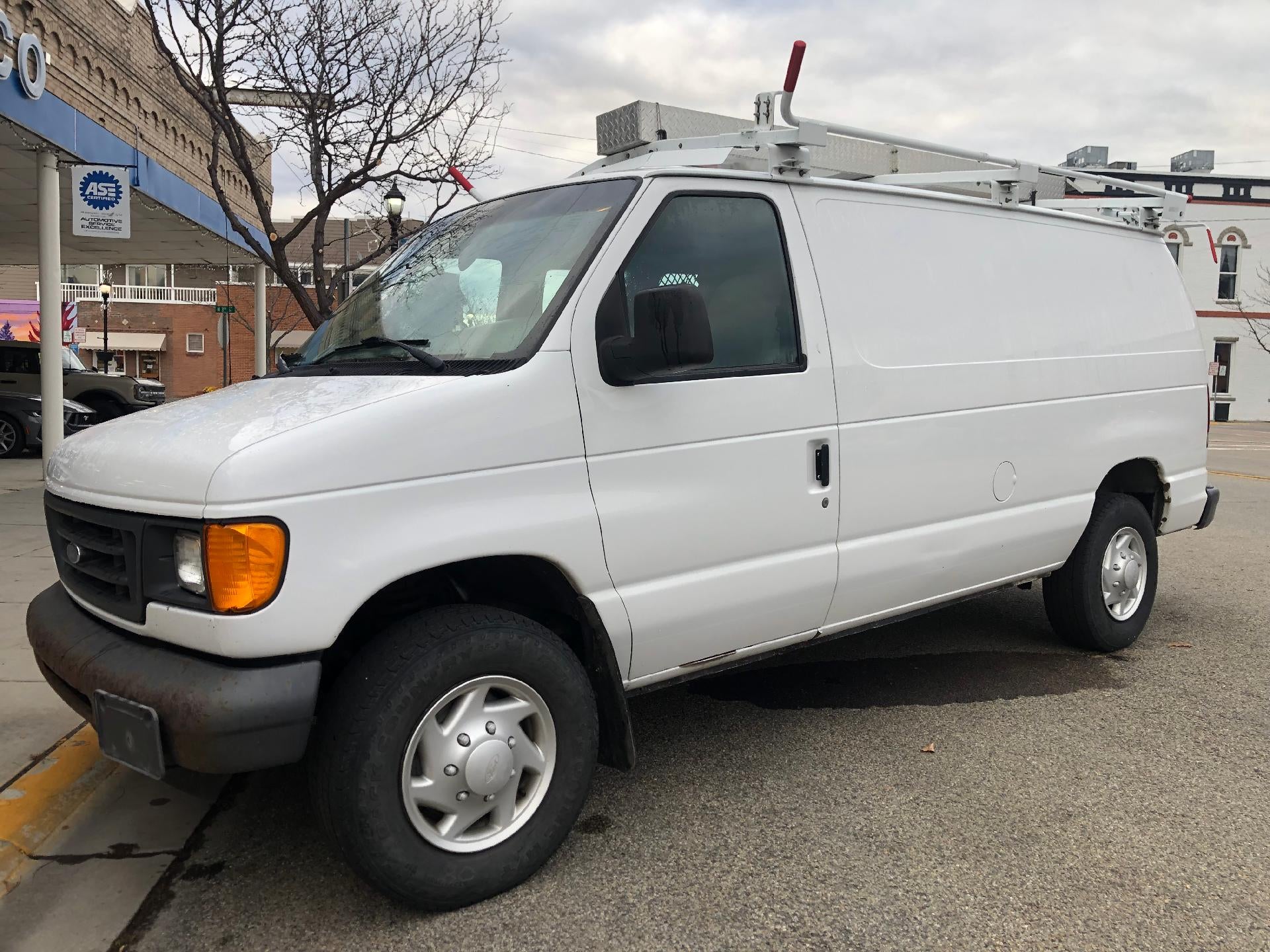 2007 Ford Econoline Cargo Van E-250 Commercial