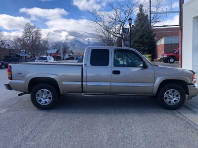 2006 GMC Sierra 1500 4WD Extended Cab Standard Box Work Truck