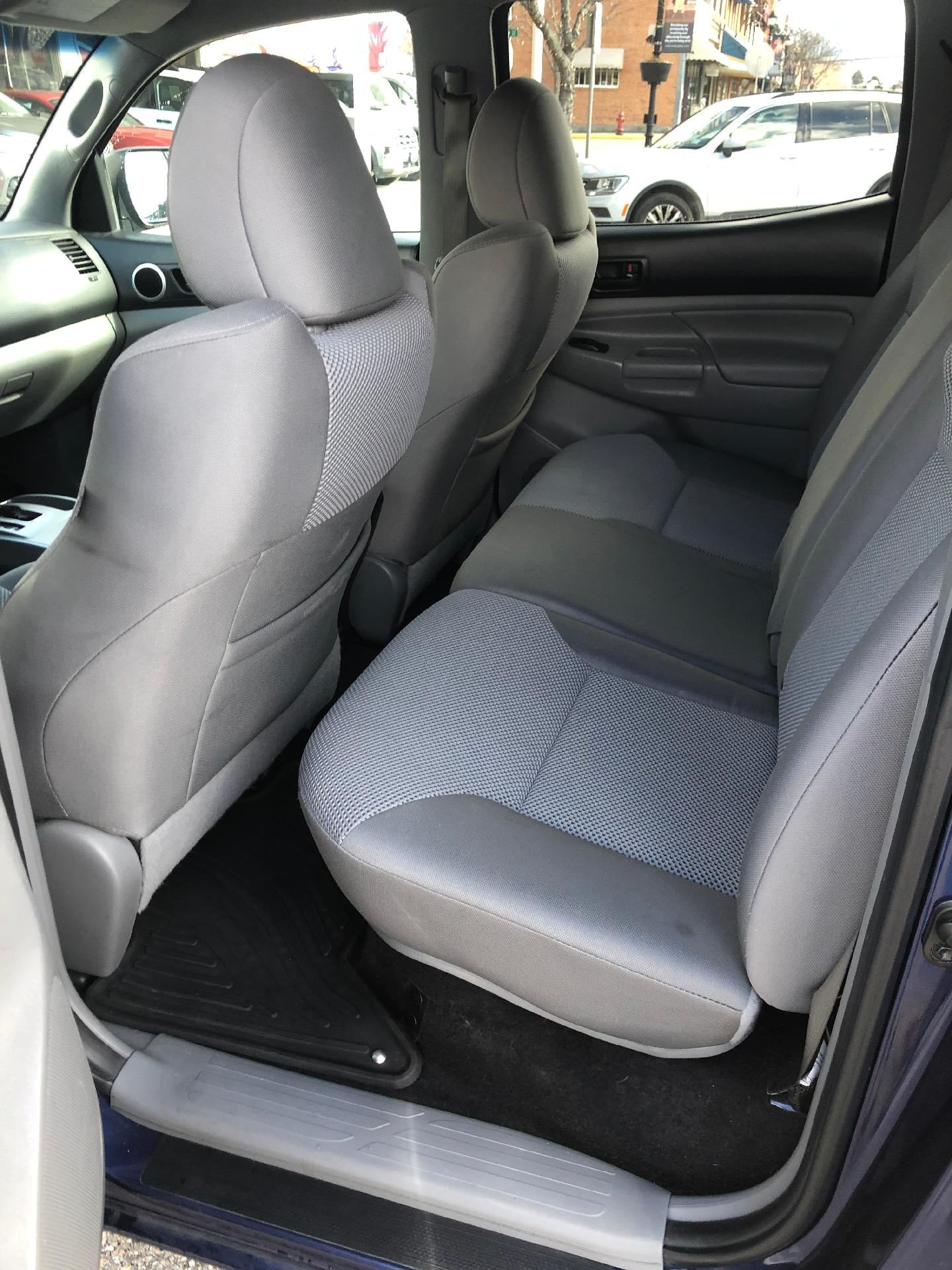 2014 Toyota Tacoma 4WD Double Cab Short Bed V6 Manual (Natl)