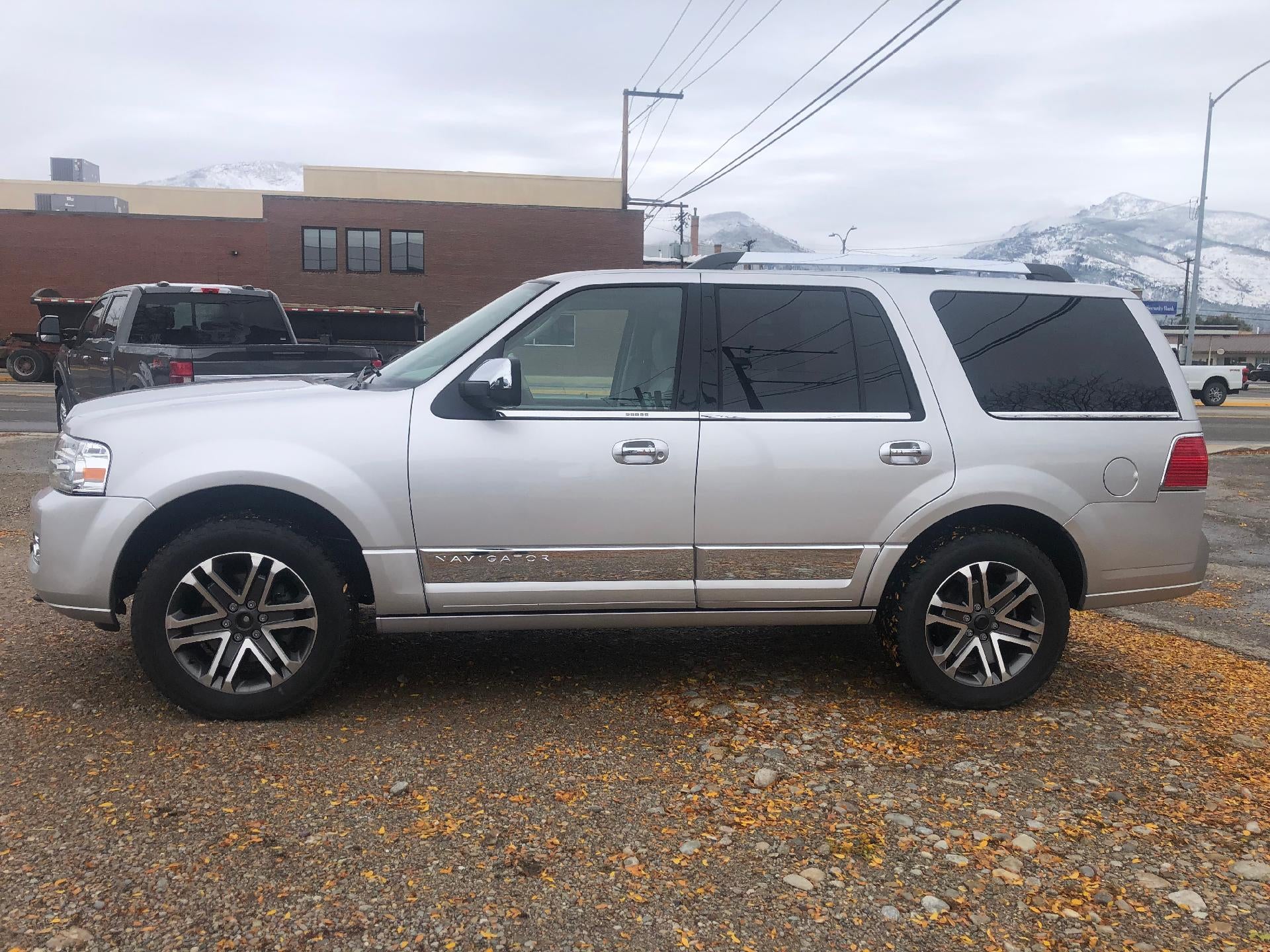 2013 Lincoln Navigator Base